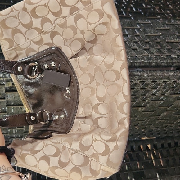 Coach shoulder bag - Picture 3 of 9